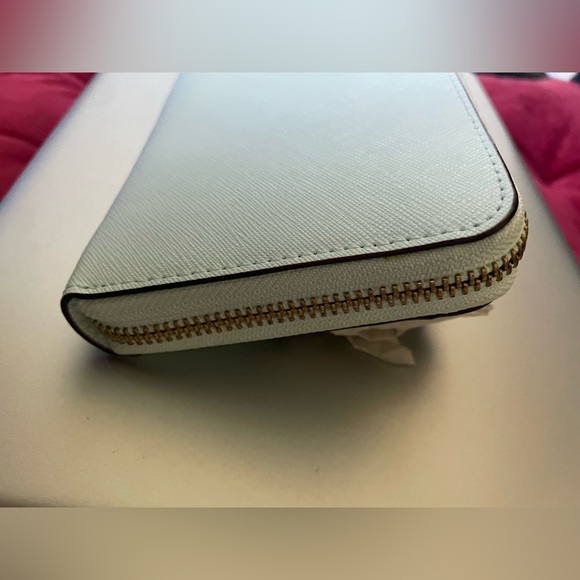 Kate Spade 100% Genuine Saffiano Leather wallet in sky blue accordion zip around - Picture 9 of 13